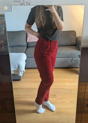 Pantalon vintage velours côté rouge, marque: Vintage Dressing, état: Très bon état, taille: M / 38 / 10, 9,00 €, 10,15 € Protection acheteurs incluse