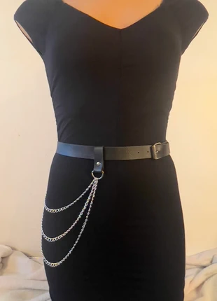 *Big Sale Article* Belt With Movable Chain - Alternative - Casual, état: Neuf sans étiquette, taille: Ajustable, 4,50 €, 5,43 € Protection acheteurs incluse