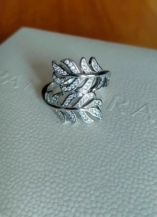 🌷 anello in argento sterling e zirconi 🌷, merk: Argento, staat: Heel goed, maat: 56.9 mm / 18.1 mm Ø, € 20,00, € 21,70 inclusief Kopersbescherming