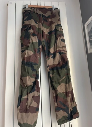 pantalon camouflage style militaire taille 72M, marque: x, état: Neuf sans étiquette, taille: M, 30,00 €, 32,20 € Protection acheteurs incluse