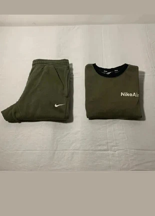 Ensemble Nike Air kaki – Sweatshirt & Jogging / Tracksuit – Taille S/M, marque: Nike Air, état: Bon état, taille: S, 13,00 €, 14,35 € Protection acheteurs incluse