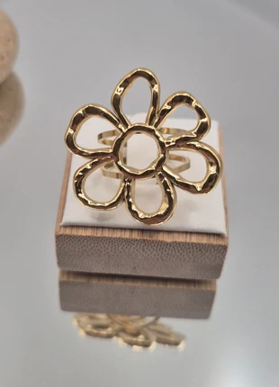 NEW 18k Gold Plated Flower Adjustable Ring, brand: 18kGP Adustable Flower Ring, condition: New with tags, size: Adjustable, £12.00, £13.30 includes Buyer Protection