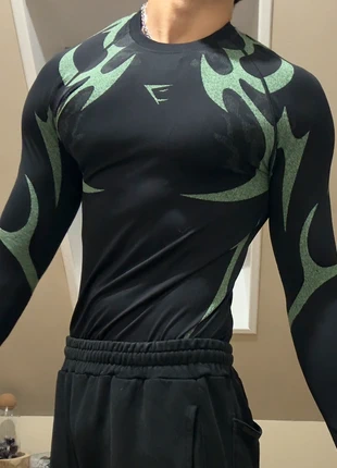 Gymshark - Seamless Longsleeve Compression Shirt, marque: Gymshark, état: Neuf avec étiquette, taille: M, 100,00 €, 105,70 € Protection acheteurs incluse