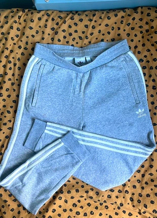 Jogging Adidas neuf, marque: adidas, état: Neuf sans étiquette, taille: L, 30,00 €, 32,20 € Protection acheteurs incluse