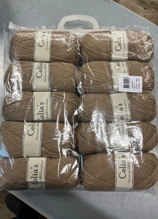 Lot 10 Pelotes de Laine Celia's Taupe, marque: LAINE, état: Neuf avec étiquette, 9,99 €, 11,19 € Protection acheteurs (Pro) incluse