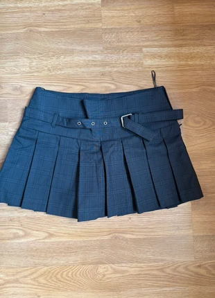 Zara office siren skirt, marque: Zara, état: Neuf sans étiquette, taille: XS / 34 / 6, 10,00 €, 11,20 € Protection acheteurs incluse