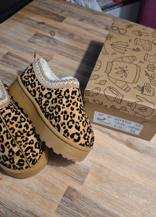 Warme meiden boots/ sloffen, état: Neuf avec étiquette, taille: 32, 15,00 €, 16,45 € Protection acheteurs incluse