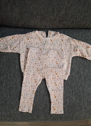 2 ensembles 9 mois et 9/12 mois, marque: Kiabi, état: Très bon état, taille: 9-12 mois / 74 cm, 2,00 €, 2,80 € Protection acheteurs incluse