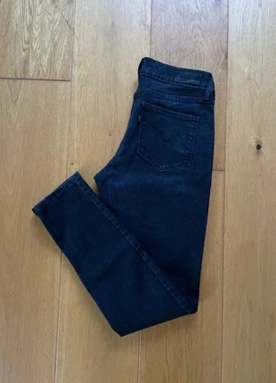 Jean Lévis modern rise Skinny noir bold curve W27 L30, marke: Levi's, zustand: Sehr gut, größe: S / 36 / 8, 20,00 €, 21,70 € beinhaltet Vinted-Käuferschutz Pro