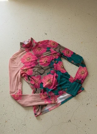 Haut floral col roulé femme – imprimé fleuri, cintré, élégant, extensible, coloré, marque: Maison Sakura d’Aurore, état: Très bon état, taille: M / 38 / 10, 49,90 €, 53,10 € Protection acheteurs (Pro) incluse