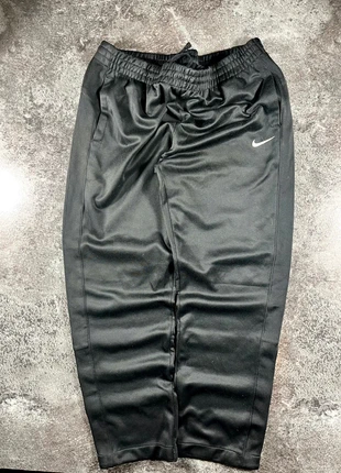 Jogging pant survêtement Nike large droit solo swoosh vintage y2k 2000s noir/blanc sport Taille M/L, marque: Nike, état: Très bon état, taille: L, 30,00 €, 32,20 € Protection acheteurs incluse