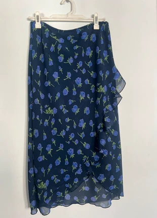 Falda Midi Flores, marca: Local, estado: Muito bom, tamanho: M / 38 / 10, €6.00, €7.00 inclui Proteção do Comprador