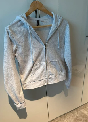 Sweatjacke Hellgrau Gr. XS, marque: Divided, état: Très bon état, taille: XS, 2,80 €, 3,64 € Protection acheteurs incluse