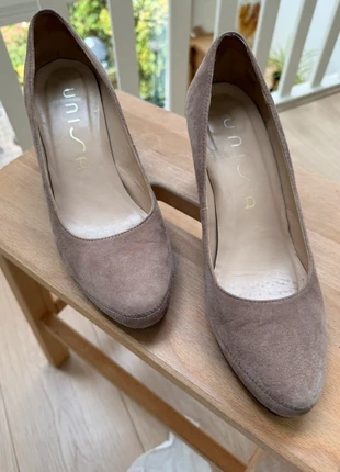 Beige pumps Unisa maat 39, merk: Unisa, staat: Heel goed, maat: 39, € 7,50, € 8,58 inclusief Kopersbescherming