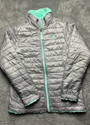 Manteau doudoune réversible the north face gris Xs logo brodé - #4385, marke: The North Face, zustand: Sehr gut, größe: XS / 34 / 6, 30,00 €, 32,20 € beinhaltet Vinted-Käuferschutz Pro