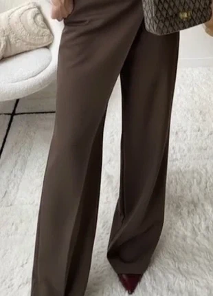 Pantalon marron taille haute à effet portefeuille, merk: Atelier Fixdesign, staat: Nieuw zonder prijskaartje, maat: S / 36 / 8, € 35,00, € 37,45 inclusief Kopersbescherming