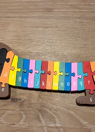 Alfabet puzzel teckel hout, staat: Heel goed, maat: 3 jaar / 98 cm, € 2,50, € 3,33 inclusief Kopersbescherming