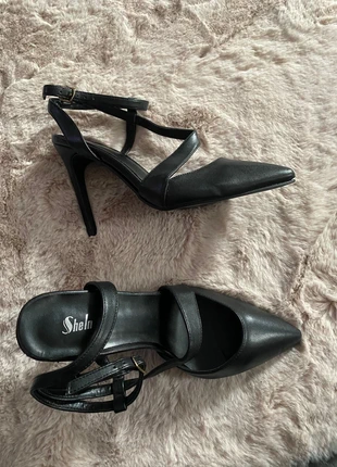 Escarpins noirs élégants à bride – Talons aiguilles SHEIN taille 38, marque: Shein, état: Très bon état, taille: 38, 10,00 €, 11,20 € Protection acheteurs incluse