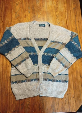 Cardigan vintage burton, merk: Burton, staat: Heel goed, maat: L, € 25,00, € 26,95 inclusief Kopersbescherming