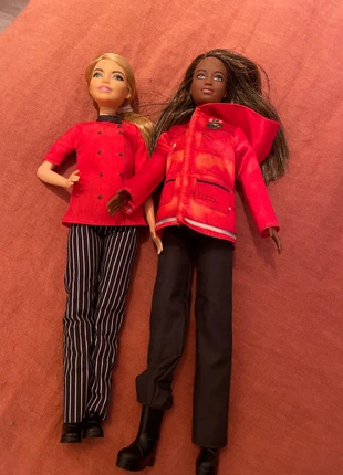 Lot barbie exploratrice et barbie cuisinière, marque: Barbie, état: Très bon état, taille: 5 ans / 110 cm, 5,00 €, 5,95 € Protection acheteurs incluse