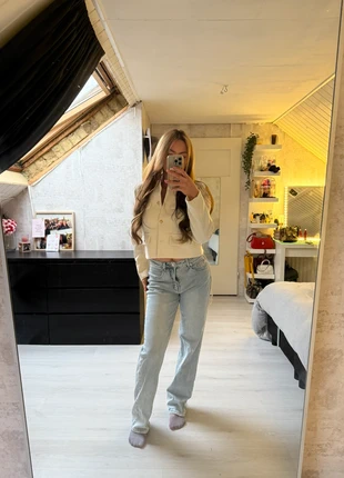 Light Blue Ripped Jeans – Trendy Fit, merk: Trendy, staat: Heel goed, maat: S / 36 / 8, € 15,00, € 16,45 inclusief Kopersbescherming