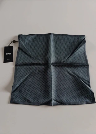 Pañuelo Boss 100% seda, marque: Boss, état: Neuf avec étiquette, 19,00 €, 20,65 € Protection acheteurs incluse