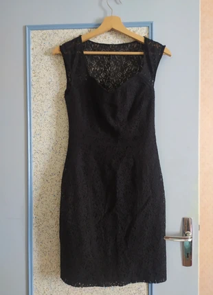 Robe neuve dentelle noir décolleté droite midi, marque: Camaïeu, état: Neuf sans étiquette, taille: S / 36 / 8, 13,00 €, 14,35 € Protection acheteurs incluse