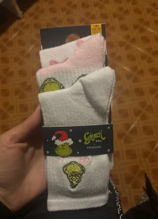 Calzini donna the grinch Disney primark, brand: The Grinch, condizioni: Ottime, taglia: M | 39-42, €6.00, €7.00 include la Protezione acquisti