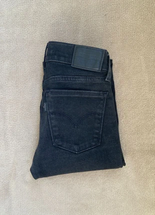 Jeans Levis 710 Super Skinny W24 L30, marque: Levi's, état: Très bon état, taille: XS / 34 / 6, 13,50 €, 14,88 € Protection acheteurs (Pro) incluse