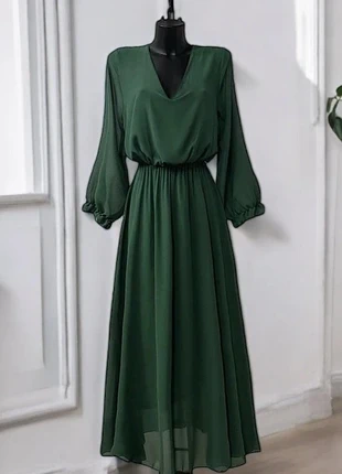 Robe longue verte taille M, marque: Boutique Parisienne, état: Très bon état, taille: M / 38 / 10, 35,00 €, 37,45 € Protection acheteurs (Pro) incluse