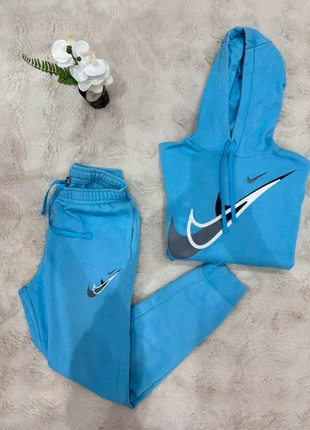 Ensemble jogging Nike bleu Taille S en très bonne état., marque: Nike, état: Très bon état, taille: S, 34,99 €, 37,44 € Protection acheteurs incluse