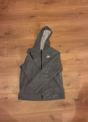 Gilet Nike gris, brand: Nike, condition: Very good, size: 10 years / 140 cm, €7.00, €8.05 includes Buyer Protection