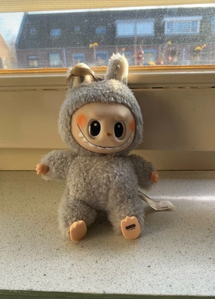 Lafufu gray, merk: POPMART, staat: Heel goed, maat: Universeel, € 10,00, € 11,20 inclusief Kopersbescherming