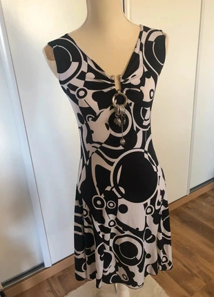 Robe légère noire et blanche, brand: Jolie, condition: Very good, size: M / 38 / 10, €7.00, €8.05 includes Buyer Protection