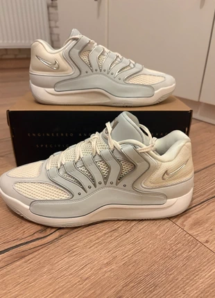 Nike KD18 Soft Pearl, marque: Nike, état: Neuf avec étiquette, taille: 45, 100,00 €, 105,70 € Protection acheteurs incluse