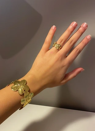 bracelet doré en acier inoxydable en fleur, marke: Boutique indépendante, zustand: Neu, mit Etikett, 13,00 €, 14,35 € inklusive Vinted-Käuferschutz