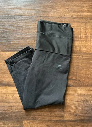 Legging de sport noir 3/4 Domyos, marque: Domyos, état: Très bon état, taille: M / 38 / 10, 3,00 €, 3,85 € Protection acheteurs incluse