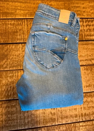 Jean slim kaporal W25 L30, marque: Kaporal, état: Bon état, taille: S / 36 / 8, 5,00 €, 5,95 € Protection acheteurs incluse