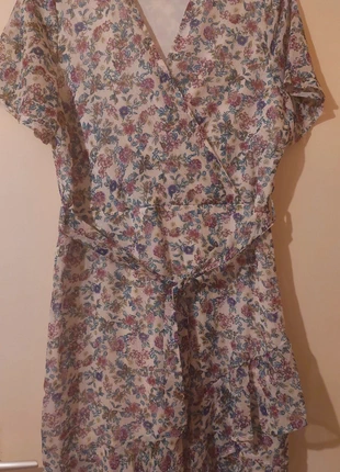 Robe portefeuille fleurie, marca: Tissaia, estado: Muito bom, tamanho: XXL / 44 / 16, €7.00, €8.05 inclui Proteção do Comprador