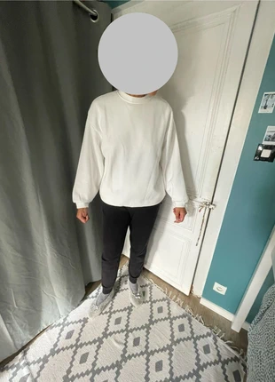 Sweat blanc Bershka loose, brand: Bershka, condition: New with tags, size: M / 38 / 10, €12.00, €13.30 includes Buyer Protection