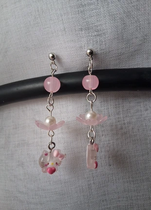 Hello kitty earrings, marque: Hello Kitty, état: Neuf avec étiquette, 3,50 €, 4,38 € Protection acheteurs incluse