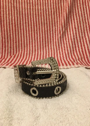 Ceinture y2k noire taille 105cm, marque: y2k, état: Très bon état, taille: 105 cm, 6,00 €, 7,00 € Protection acheteurs incluse