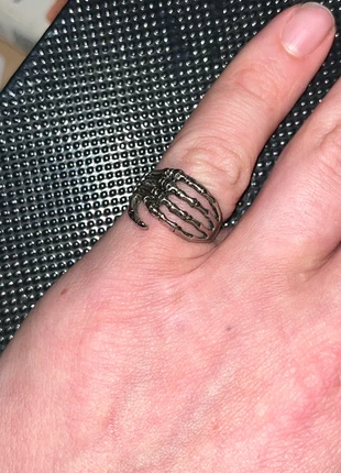Silver gothic skeleton clasp hand ring, brand: CHROME, condition: Very good, size: 17.7 mm Ø, €6.50, €7.53 includes Buyer Protection