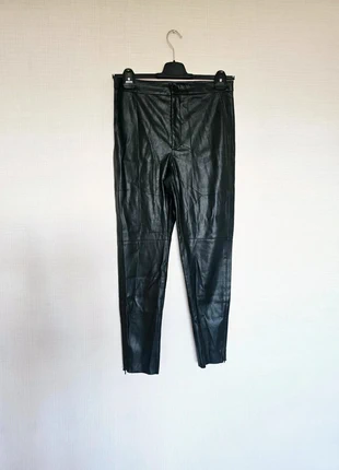 Magnifique pantalon simili cuir, marque: Zara, état: Très bon état, taille: L / 40 / 12, 10,00 €, 11,20 € Protection acheteurs (Pro) incluse