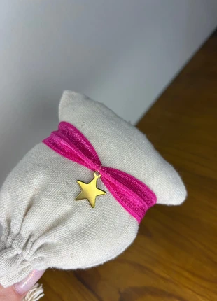 bracelet élastique pailletée fushia, marque: Fait Main, état: Neuf sans étiquette, 4,00 €, 4,90 € Protection acheteurs incluse