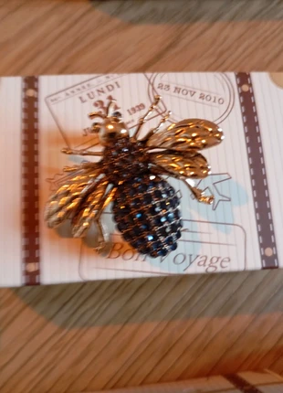 Broche avec la boîte, marca: luxe.fr, estado: Muito bom, €5.00, €5.95 inclui Proteção do Comprador Pro