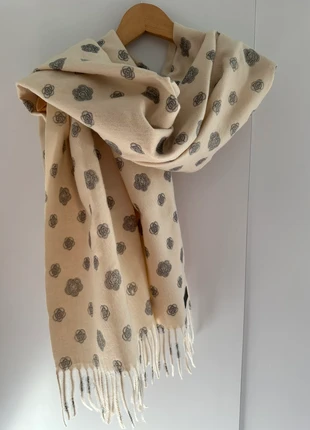 Écharpe Les Petites Paris, marque: Les petits...Paris, état: Neuf sans étiquette, 12,00 €, 13,30 € Protection acheteurs incluse