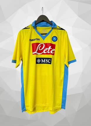 Maglia gialla originale del Napoli per la stagione 2011/2012 XL, brand: Macron, condizioni: Nuovo senza cartellino, taglia: XL, €23.90, €25.80 include la Protezione acquisti