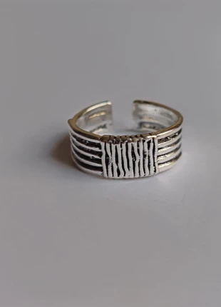 💍 Bague Argentée Réglable à Motif Rayé – Design Minimaliste et Moderne – Bijou Unisexe Élégant 💍, zustand: Neu, größe: 66.0 mm / 21 mm Ø, 7,25 €, 8,31 € inklusive Vinted-Käuferschutz