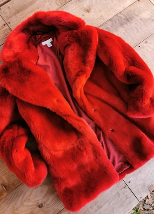 Magnifique Fausse fourrure rouge bordeaux h&m taille 34, marque: H&M, état: Très bon état, taille: XS / 34 / 6, 35,00 €, 37,45 € Protection acheteurs incluse